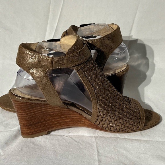 Adrienne Vittadini ROSEANNE Metallic Gold Woven Wedge Sandals Heels Shootie - Picture 7 of 16